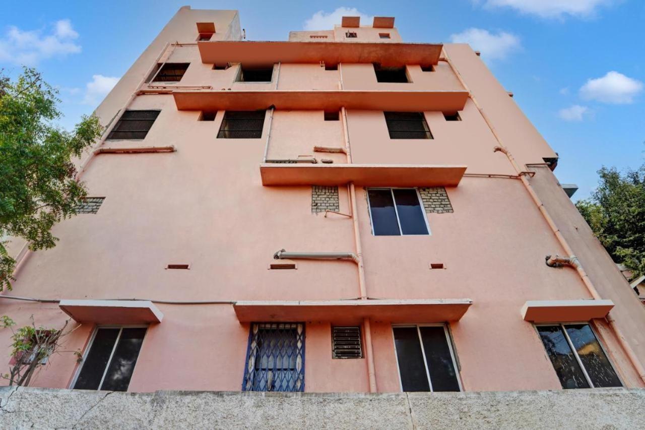 Queen D Tower - By Grands Inn Hospitality Tallākulam Exterior foto