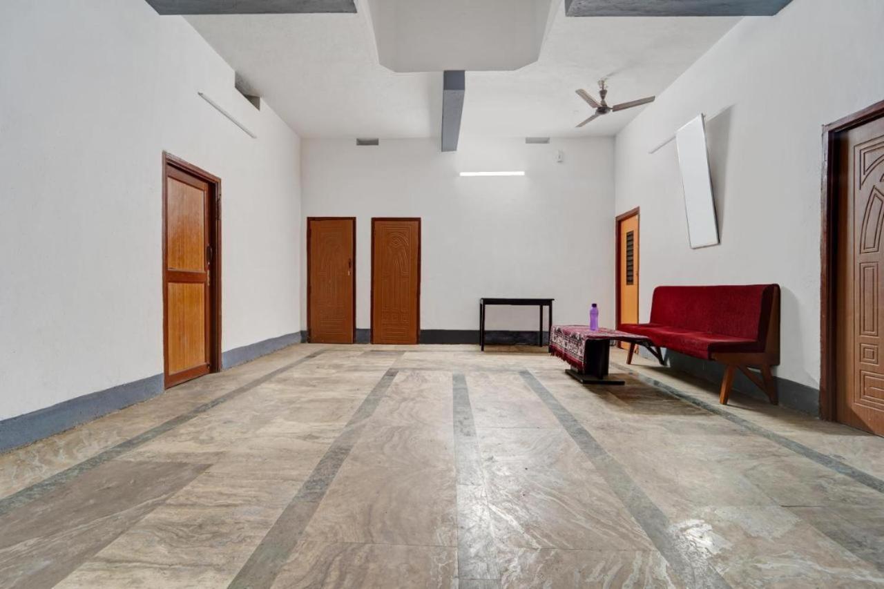 Queen D Tower - By Grands Inn Hospitality Tallākulam Exterior foto